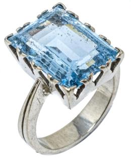 28 - ANILLO CON ESPINELA AZUL