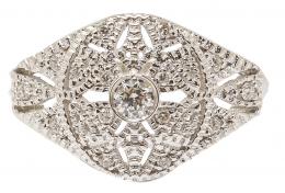 55 - ANILLO CON BRILLANTES