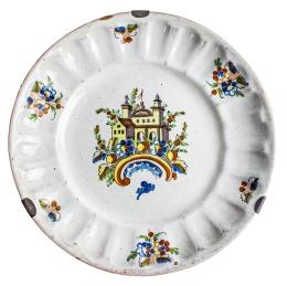 500 - PLATO EN CERÁMICA  DE ALCORA DEL S. XIX
