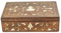 836 - CAJA DE FINALES DEL S.XIX