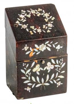 916 - PEQUEÑA CAJA COSTURERO DE VIAJE DE FINALES DEL S.XIX