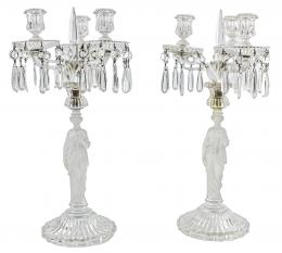 42 - PAREJA DE CANDELABROS DE LA PRIMERA MITAD DE SIGLO XX