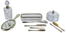 674 - CONJUNTO DE PIEZAS DE TOCADOR DEL PRIMER CUATO DEL S.XX