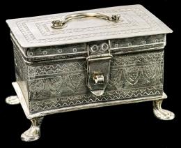 908 - CAJA JOYERO EN METAL PLATEADO