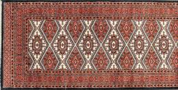 4 - ALFOMBRA DE PASILLO DEL ÚLTIMO CUARDO DEL S.XX.