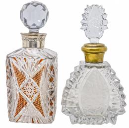 35 - DOS BOTELLAS DE CRISTAL TALLADO DE MEDIADOS DE SIGLO XX