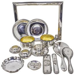 766 - CONJUNTO DE PIEZAS EN PLATA