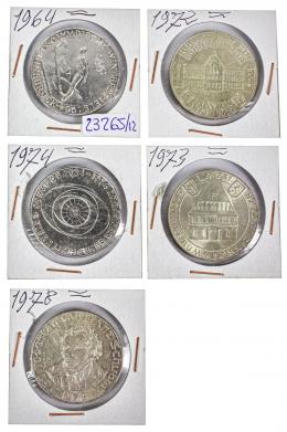 387 - CINCO MONEDAS DE PLATA