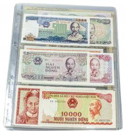 415 - COLECCIÓN DE 54 BILLETES 