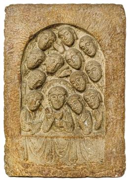880 - PLAFÓN EN RELIEVE DE ESTILO ROMÁNICO