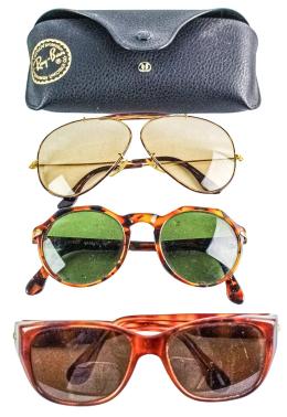 978 - TRES GAFAS DE SOL RAYBAN Y ARMANI