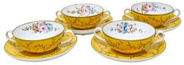 430 - CUATRO TAZONES CON PLATO EN PORCELANA DEL PRIMER TERCIO S.XX