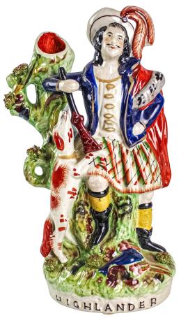 440 - FIGURA DE PORCELANA STAFFORDSHIRE DE MEDIADOS DE S. XX