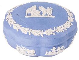 442 - CAJA EN PORCELANA "WEGDWOOD" DE MEDIADOS DEL S.XX