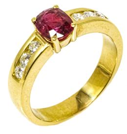 34 - ANILLO CON RUBÍES Y BRILLANTES