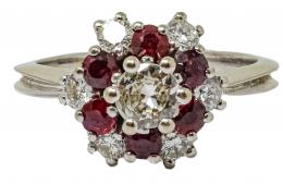 21 - ANILLO CON BRILLANTES Y RUBÍES