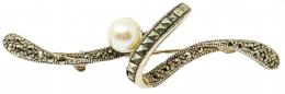 69 - BROCHE CON PERLA Y MARQUESITAS