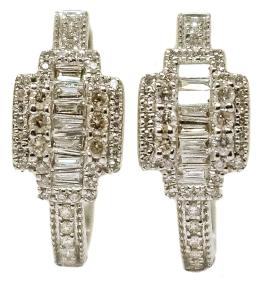 239 - PENDIENTES MEDIA CRIOLLA CON DIAMANTES