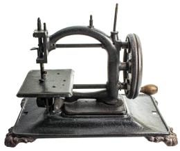 919 - MÁQUINA DE COSER DE PRINCIPIOS DEL S.XX