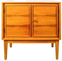 345 - PEQUEÑO MUEBLE DE ESTILO NÓRDICO AÑOS 60