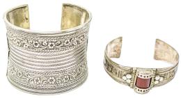 145 - DOS PULSERAS ESCLAVAS DE LA INDIA