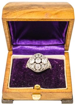 158 - SORTIJA CON DIAMANTES DE PPS. DEL S.XX