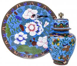 430 - TIBOR Y PLATO JAPONESES EN ESMALTE CLOISONÉ DE FINALES S.XIX