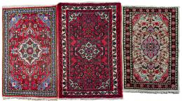 8 - TRES ALFOMBRAS TURCAS DE MEDIADOS DE S. XX