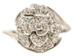 57 - ANILLO FLOR CON BRILLANTES