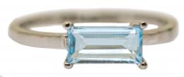 38 - ANILLO CON TOPACIO AZUL