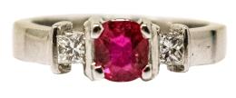 37 - ANILLO CON RUBÍ Y BRILLANTES