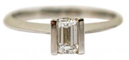 74 - ANILLO SOLITARIO CON DIAMANTE
