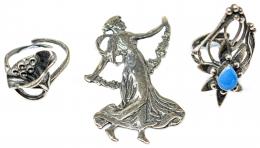 143 - COLGANTE Y DOS ANILLOS DE ESTILO MODERNISTA