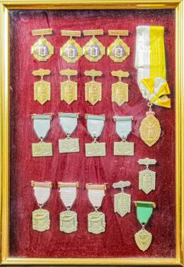 363 - COLECCION DE DE MEDALLAS DEL COLEGIO "LA SALLE BONANOVA"