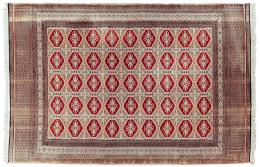 2  -  ALFOMBRA ORIENTAL DEL ÚLTIMO CUARTO DEL S.XX
