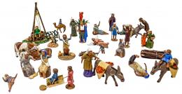 878 - CONJUNTO DE 24 FIGURITAS DE PESEBRE DE LA 1ª MITAD DE S. XX