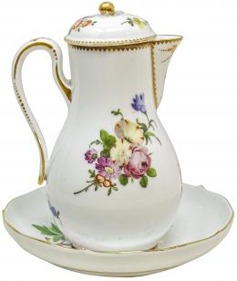 453 - CAFETERA  Y PLATO EN PORCELANA MEISEN