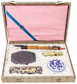 413 - ESTUCHE DE ESCRITURA CHINA