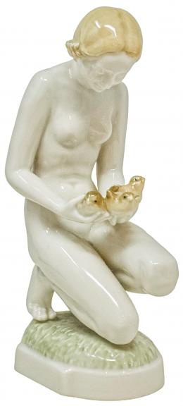 483 - FIGURA DE PORCELANA ALEMANA DE MEDIADOS DE S. XX