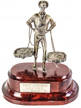 888 - FIGURA DE "CENACHERO" DE LOS AÑOS 70