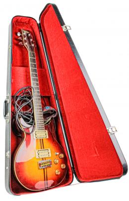 950 - GUITARRA ELÉCTRICA WASHBURN AMERICANA