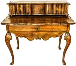 1623  -  MESA DE DESPACHO ESTILO REINA ANA DE MEDIADOS DEL S.XX