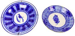 472 - DOS PLATOS DE CERÁMICA VALENCIANA DE MANISES
