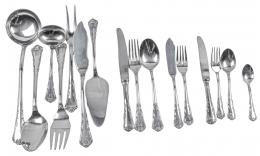 730 - CUBERTERIA DE PLATA CON MUEBLE CUBERTERO