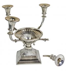 695 - CANDELABRO EN PLATA DE MEDIADOS DE S. XX