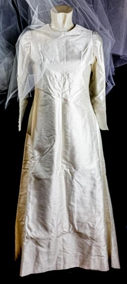 796 - VESTIDO DE NOVIA DE LA PRIMERA MITAD DEL S.XX.
