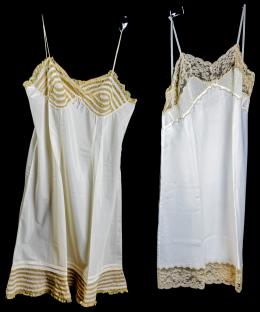 777 - DOS CAMISONES DE MEDIADOS DEL S.XX