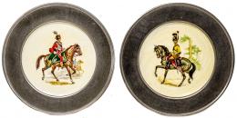 492 - PAREJA DE PLATOS DECORATIVOS DE MEDIADOS DEL S.XX