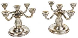 749 - PAREJA DE CANDELABROS DE MEDIADOS DE SIGLO XX