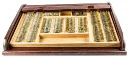 877 - CAJA PARA ÓPITCA DEL PRIMER TERCIO SXX